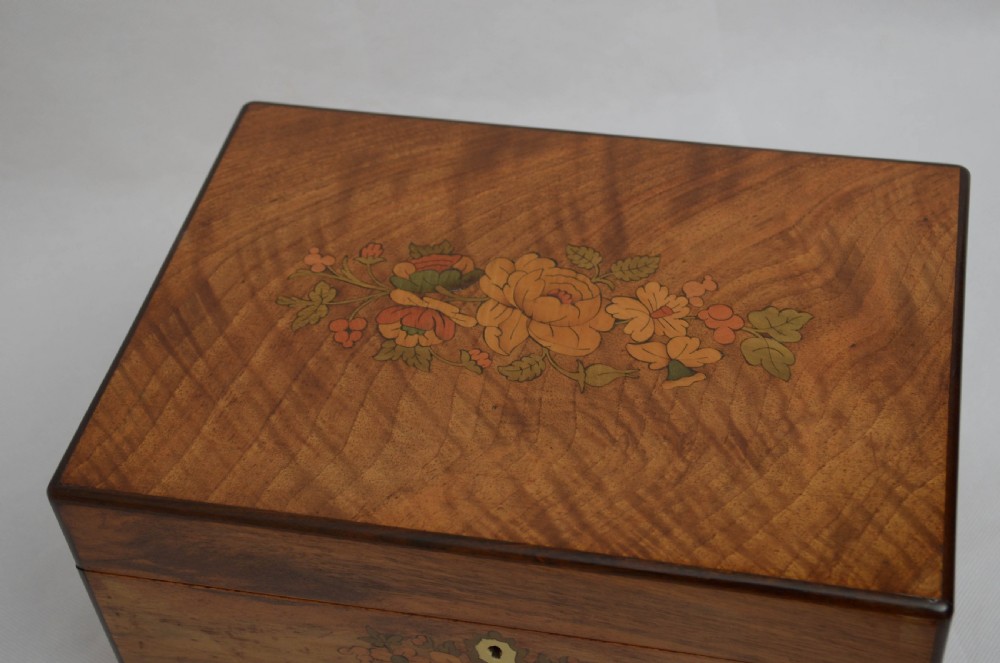 Victorian Figured Walnut and Inlaid Jewellery Box with a Tray View IV