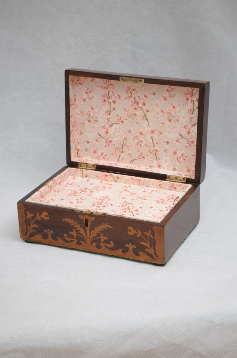English Victorian Jewellery Box with a Tray