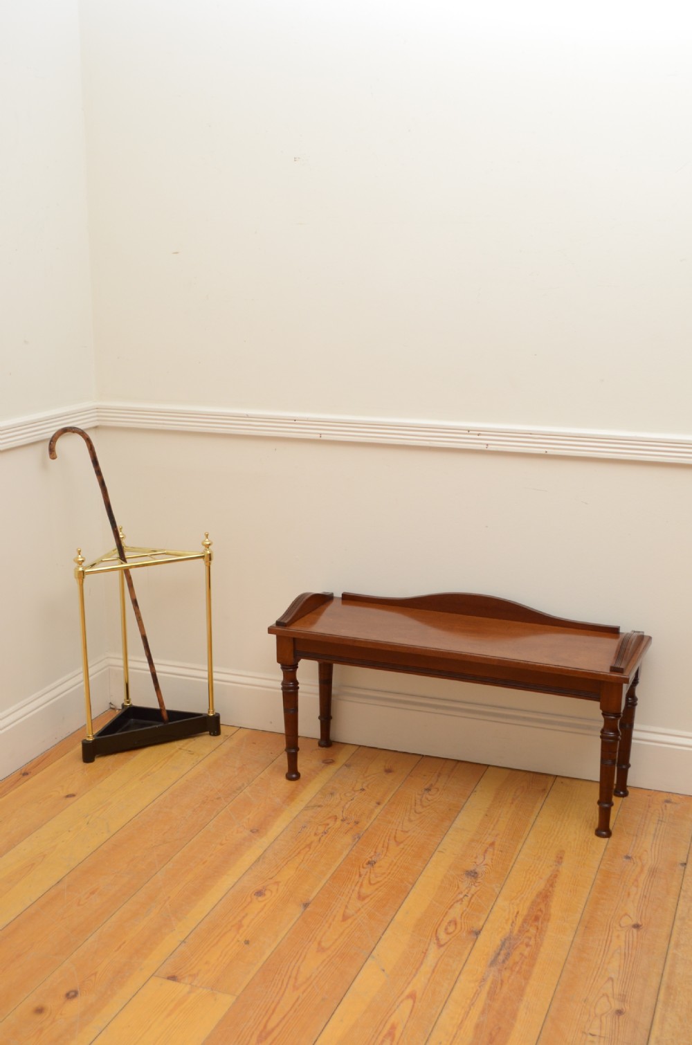 Edwardian Walnut Hall Bench
 View XIII