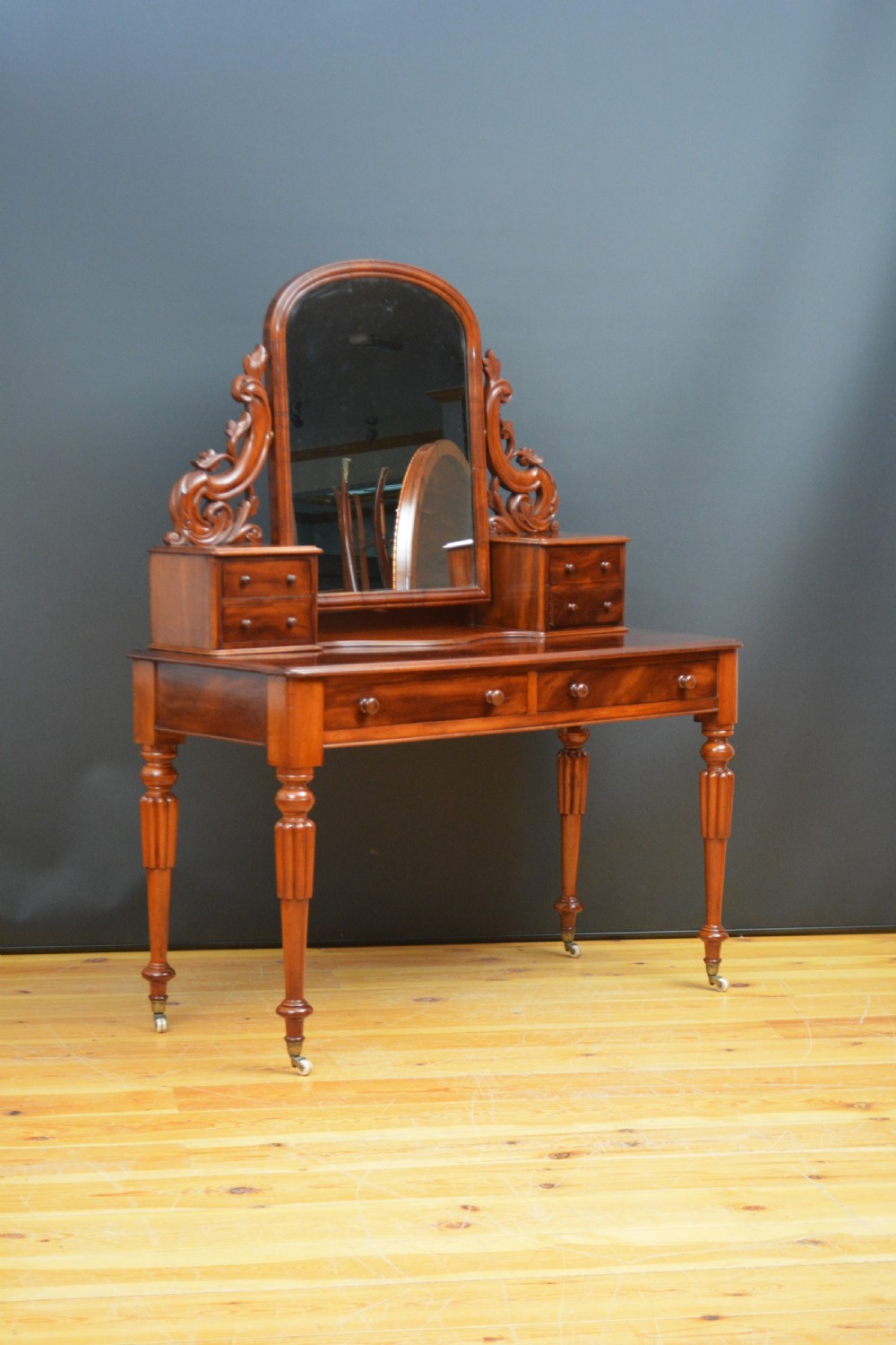  English Victorian Mahogany Dressing Table View VI