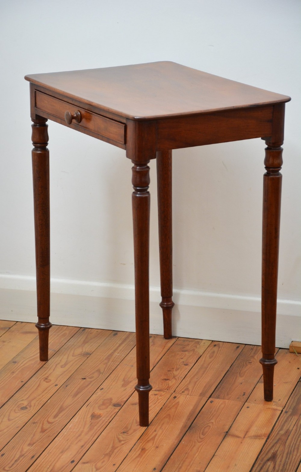 English William IV Mahogany Side Table Occasional Table with a Drawer