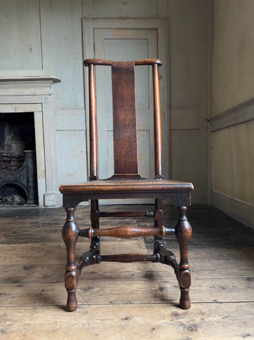A QUEEN ANNE PERIOD WALNUT CANED BENDED BACK CHAIR C1710 - ADDITIONAL PHOTO 7