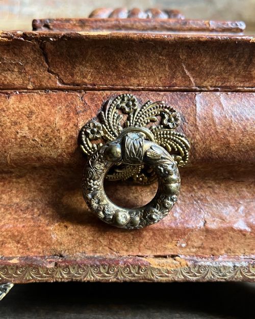 A RARE REGENCY TOOLED LEATHER WORK BOX C1810 - ADDITIONAL PHOTO 3