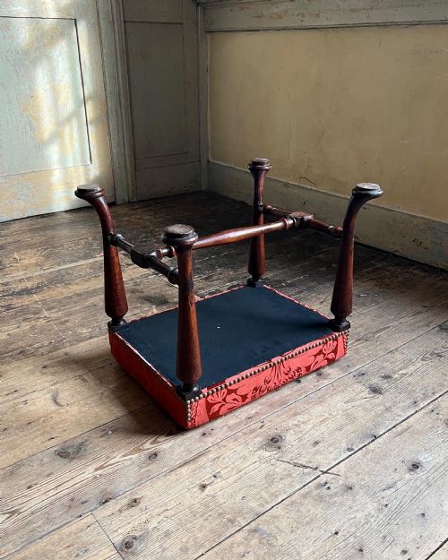 A WELL DRAWN 18TH CENTURY WALNUT STOOL C1730 - ADDITIONAL PHOTO 2