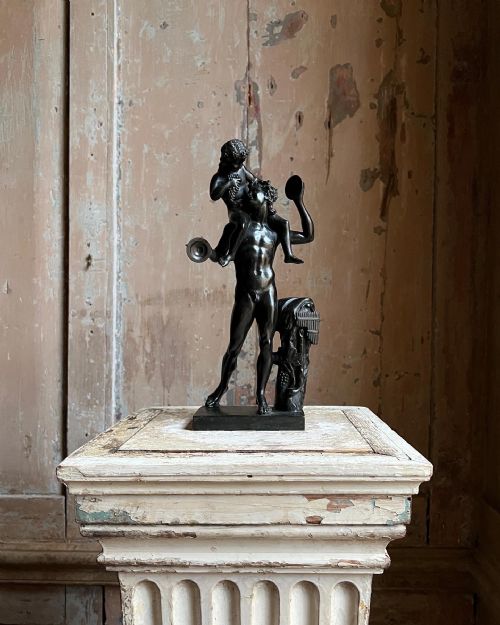 A GRAND TOUR BRONZE SATYR BACCHUS - ADDITIONAL PHOTO 1