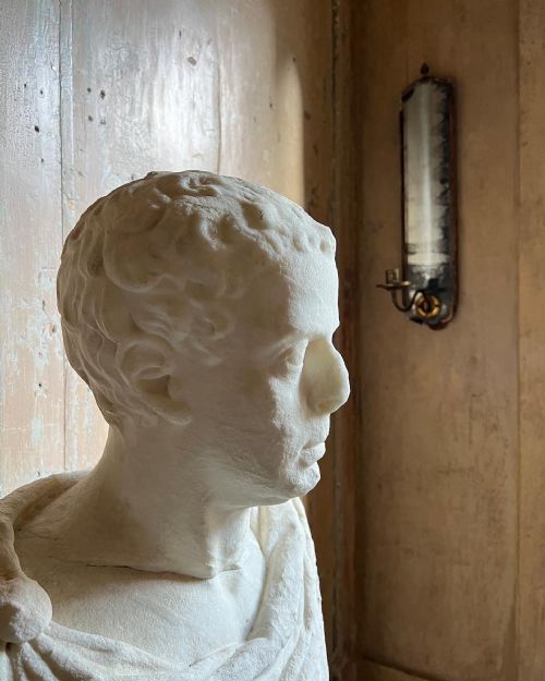 RARE 18TH CENTURY MARBLE BUST OF A PHILOSOPHER - ADDITIONAL PHOTO 3