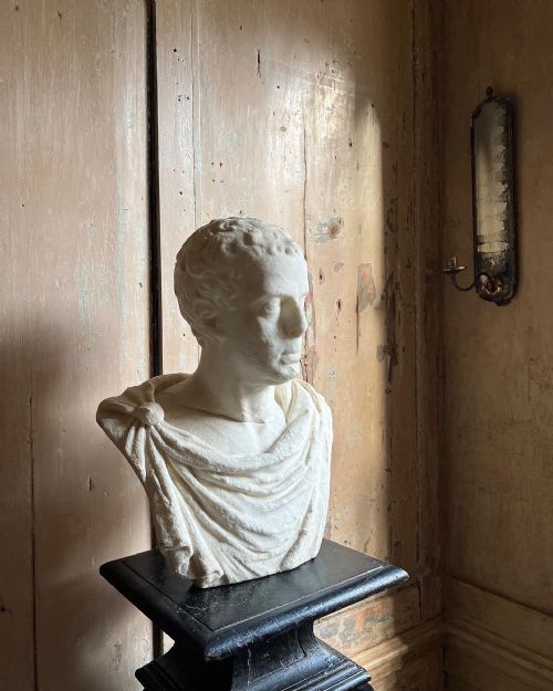 RARE 18TH CENTURY MARBLE BUST OF A PHILOSOPHER - ADDITIONAL PHOTO 4