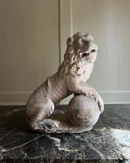 RARE ITALIAN 17TH CENTURY MARBLE LION - ADDITIONAL PHOTO 2