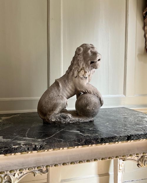 RARE ITALIAN 17TH CENTURY MARBLE LION - ADDITIONAL PHOTO 8