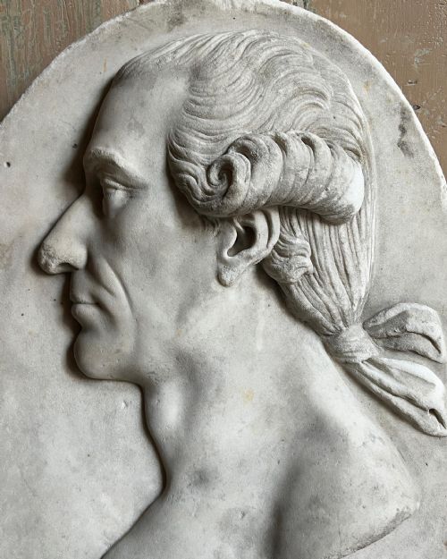 RARE 18TH CENTURY MARBLE PLAQUE OF A GENTLEMAN - ADDITIONAL PHOTO 3