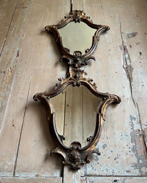 A PAIR OF 18TH CENTURY ITALIAN WALL MIRRORS - ADDITIONAL PHOTO 4