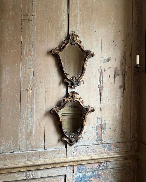 A PAIR OF 18TH CENTURY ITALIAN WALL MIRRORS - ADDITIONAL PHOTO 7