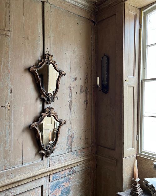 A PAIR OF 18TH CENTURY ITALIAN WALL MIRRORS - ADDITIONAL PHOTO 8