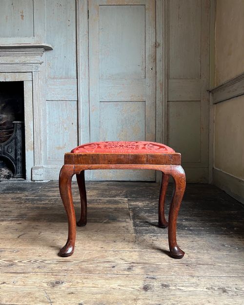 A RARE 18TH CENTURY WALNUT STOOL C1720 - ADDITIONAL PHOTO 4