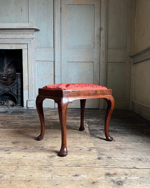 A RARE 18TH CENTURY WALNUT STOOL C1720 - ADDITIONAL PHOTO 5
