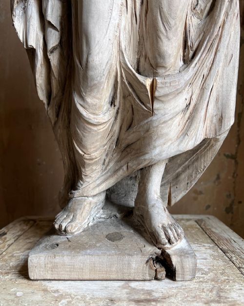 RARE 18TH CENTURY CARVED LIMEWOOD FIGURE OF THE FARNESE FLORA - ADDITIONAL PHOTO 9