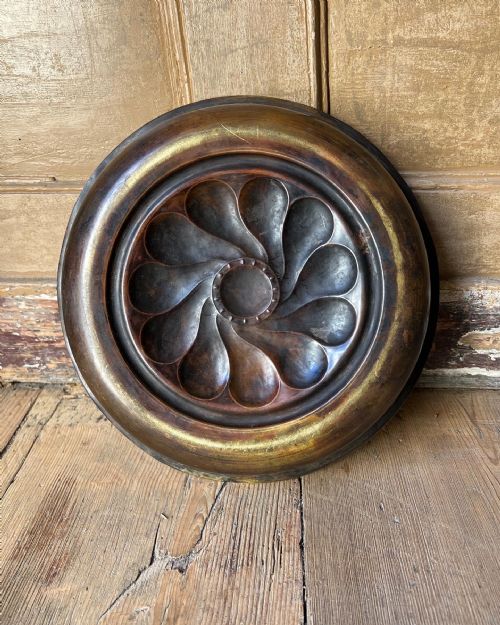 A RARE 16TH CENTURY BRASS BOWL GERMAN C1580 - ADDITIONAL PHOTO 4