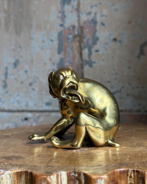 a rare 16th century gilt bronze seated dog - CATEGORY: ANTIQUE METAL - DATED 16TH CENTURY