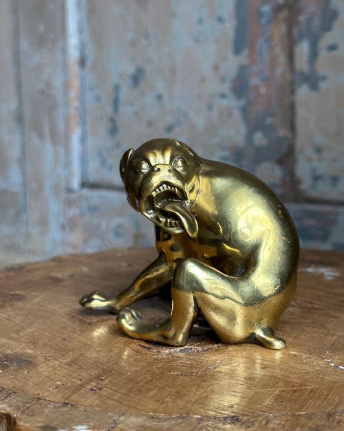 A RARE 16TH CENTURY GILT BRONZE SEATED DOG - ADDITIONAL PHOTO 1