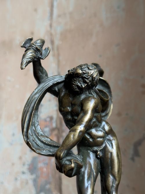 A RARE 18TH CENTURY ITALIAN BRONZE FIGURE OF JUPITER - ADDITIONAL PHOTO 1