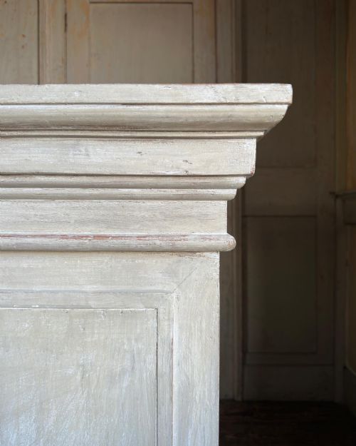 THE PISANI PEDESTAL - ADDITIONAL PHOTO 1