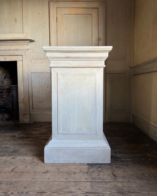 THE PISANI PEDESTAL - ADDITIONAL PHOTO 4