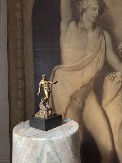 A BOLD 18TH CENTURY BRONZE FIGURE OF NEPTUNE - ADDITIONAL PHOTO 4