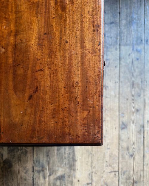 A GEORGE II MAHOGANY CHEST OF DRAWERS IN THE MANNER OF GILES GRENDEY C1740 - ADDITIONAL PHOTO 1