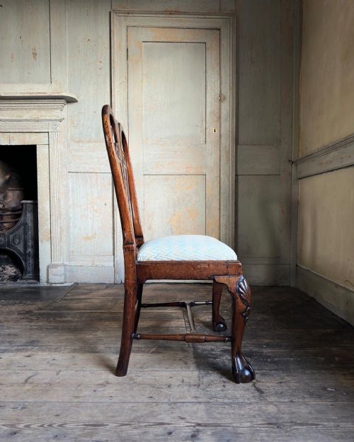 A PAIR OF GEORGE II MAHOGANY SIDE CHAIRS C1740 - ADDITIONAL PHOTO 4
