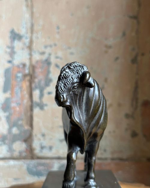 AFTER GIAMBOLOGNA 15291608 A 17TH CENTURY BRONZE PACING BULL - ADDITIONAL PHOTO 3
