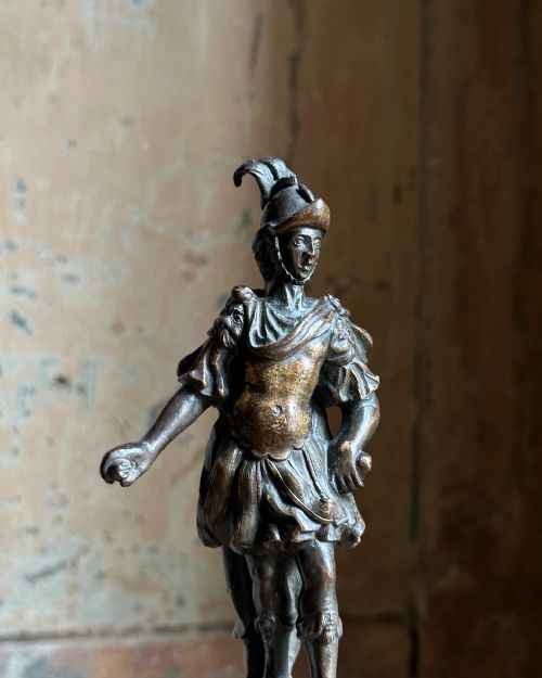 AN EARLY 17TH CENTURY BRONZE MARS IN THE MANNER OF ASPETTI - ADDITIONAL PHOTO 2