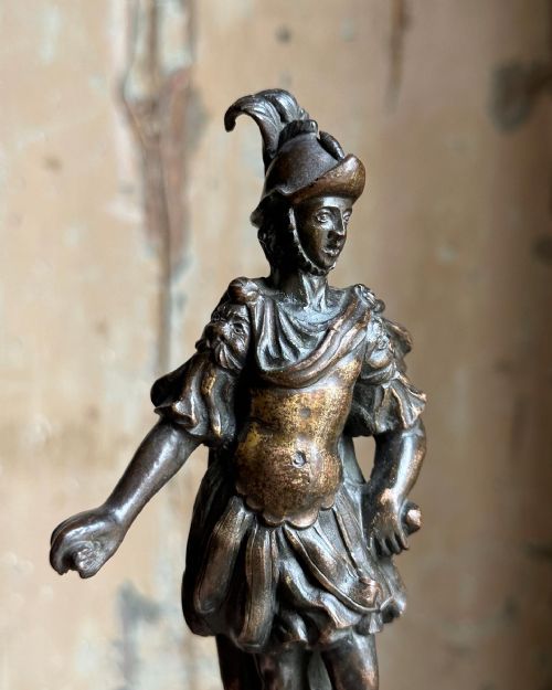 AN EARLY 17TH CENTURY BRONZE MARS IN THE MANNER OF ASPETTI - ADDITIONAL PHOTO 3