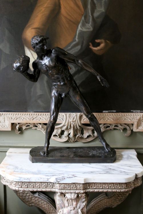 Hamo Thornycroft (1850-1925), Athlete Putting the Stone (1880).
