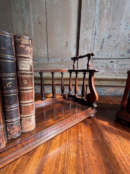 A PAIR OF EARLY 19TH CENTURY ROSEWOOD BOOK STANDS IN THE MANNER OF GILLOWS CIRCA 1840 - ADDITIONAL PHOTO 1