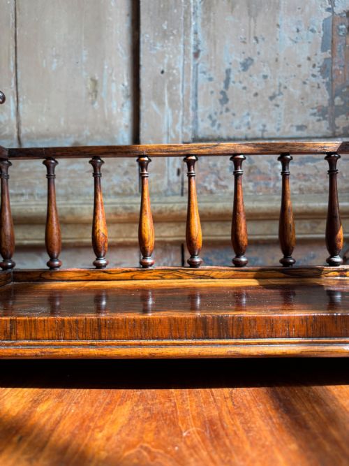 A PAIR OF EARLY 19TH CENTURY ROSEWOOD BOOK STANDS IN THE MANNER OF GILLOWS CIRCA 1840 - ADDITIONAL PHOTO 4