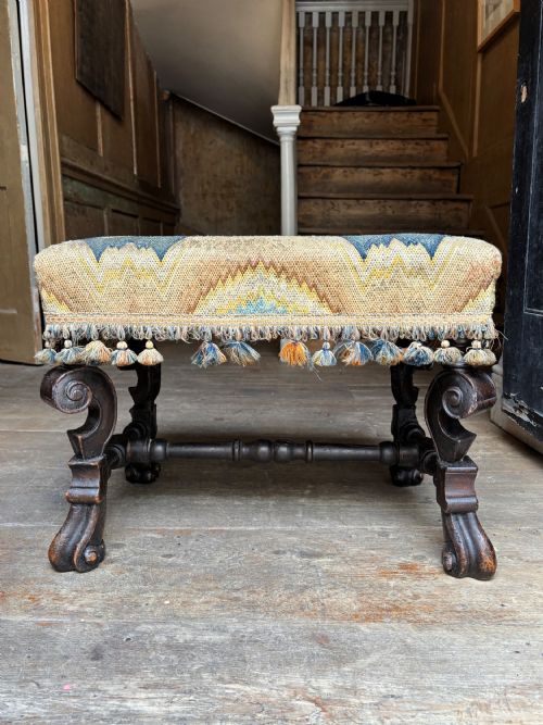 FINE 17TH CENTURY CAROLEAN STOOL OF EXUBERANT BAROQUE FORM - ADDITIONAL PHOTO 3