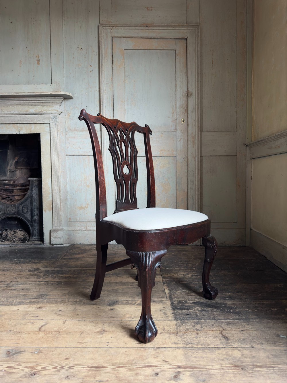A pair of 18th century Chippendale mahogany side chairs, c.1760 View II