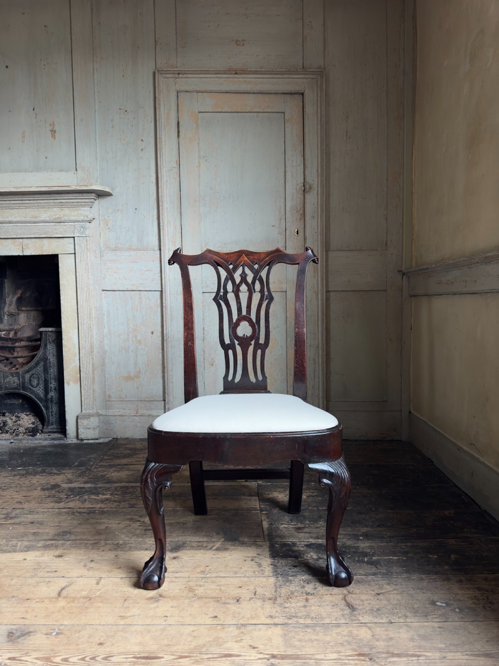 A pair of 18th century Chippendale mahogany side chairs, c.1760 View VIII