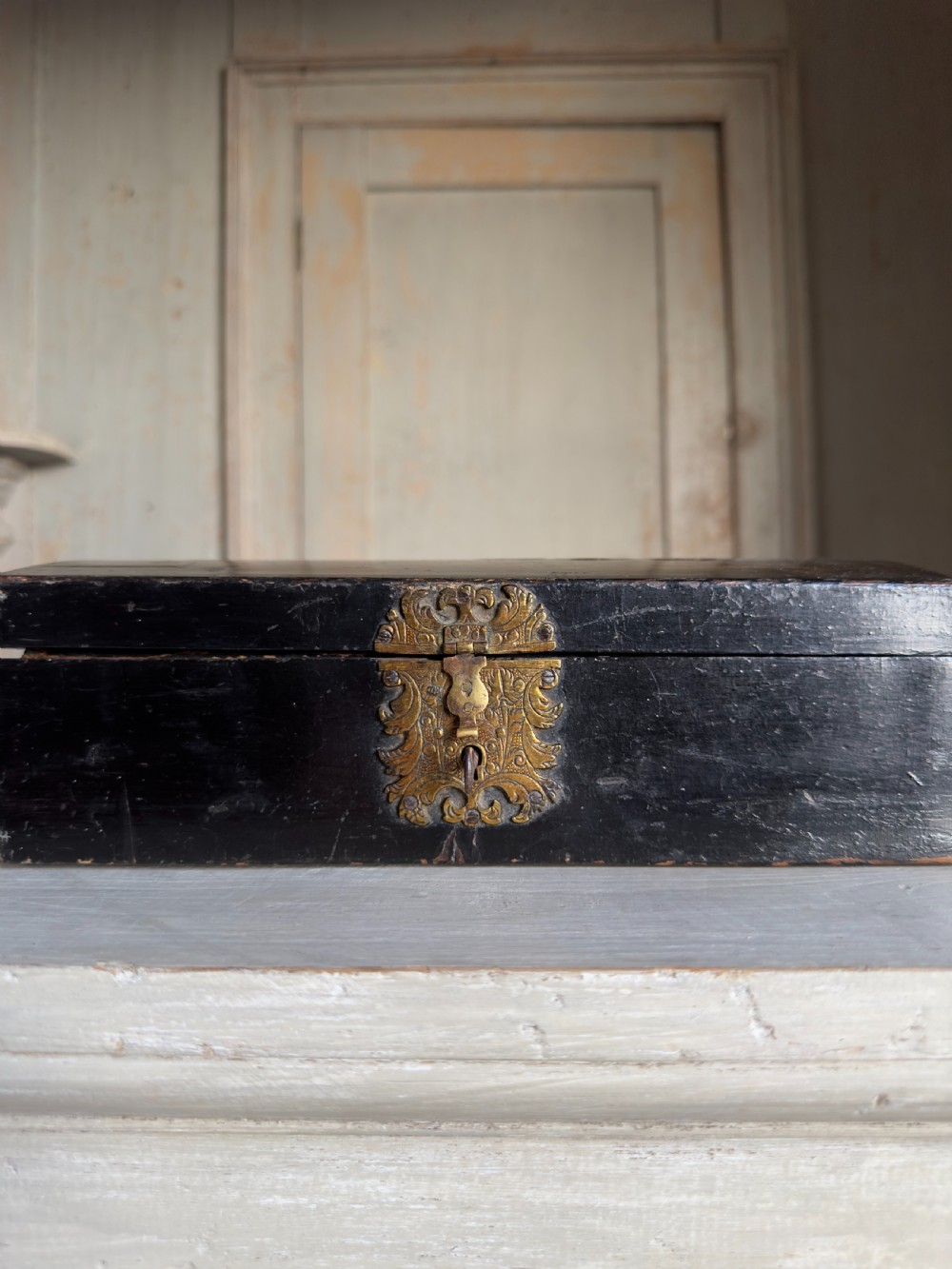 An early 18th century japanned writing box View VII
