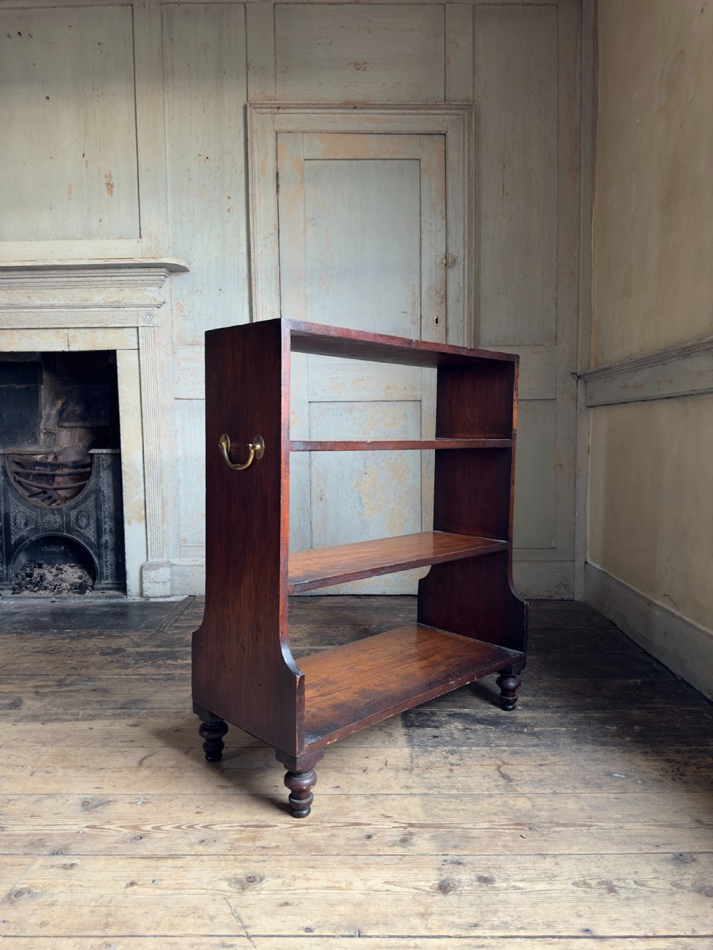 A Georgian mahogany dwarf ‘waterfall’ bookcase, c.1830