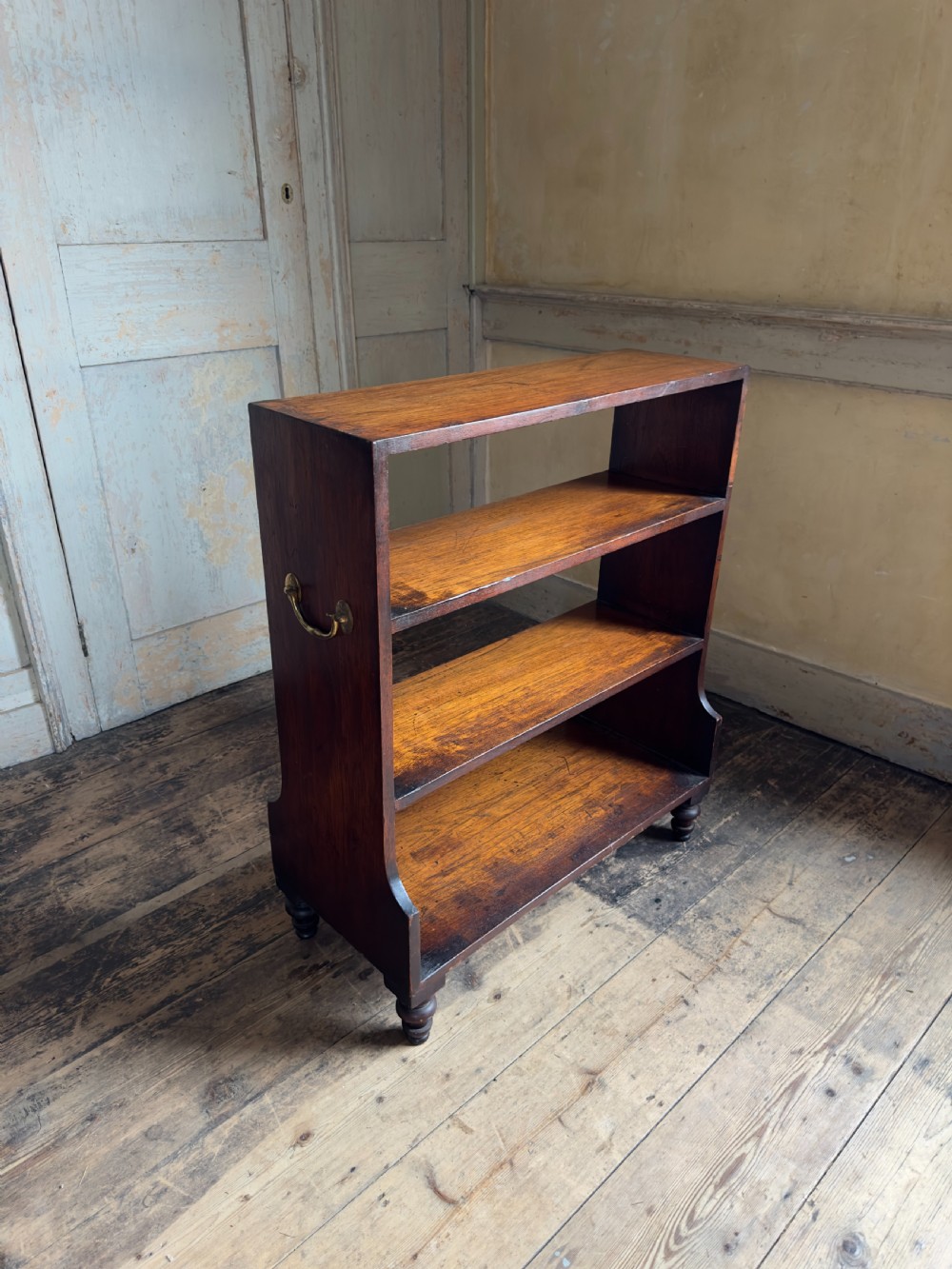 A Georgian mahogany dwarf ‘waterfall’ bookcase, c.1830 View VI