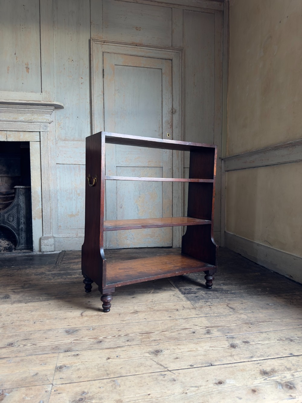 A Georgian mahogany dwarf ‘waterfall’ bookcase, c.1830 View VIII