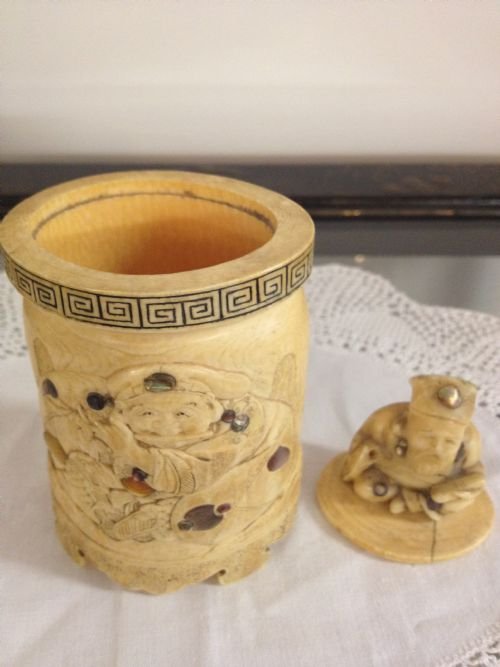 Japanese Meiji Shibayama Box/tusk vase View III