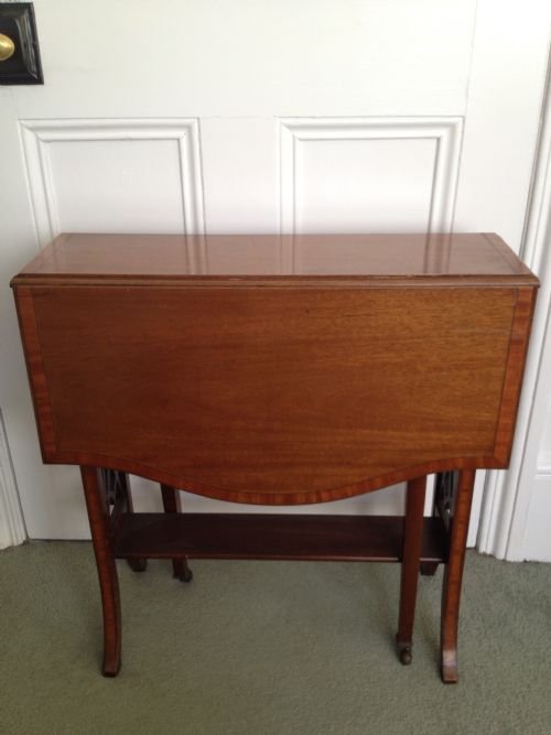 Edwardian Crossbanded Shaped Mahogany Sutherland table. View IV