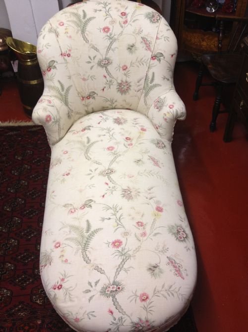 Victorian Slipper Day Bed / Couch