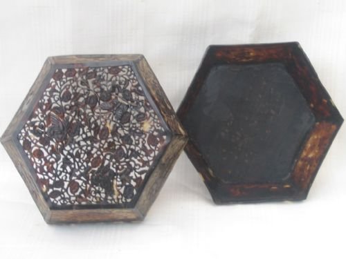 RARE CHINESE TORTOISESHELL HEXAGONAL BOX View IV
