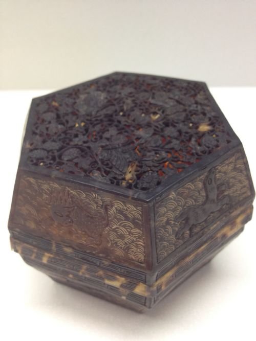 RARE CHINESE TORTOISESHELL HEXAGONAL BOX View V