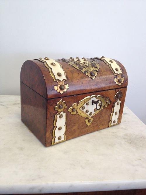 Walnut Dome Top Tea Caddy