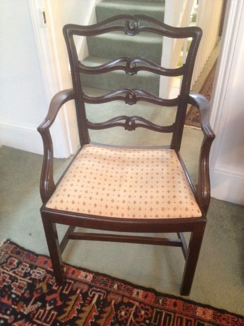 SUPERB SET OF 8 MAHOGANY CHIPPENDALE STYLE CHAIRS View III