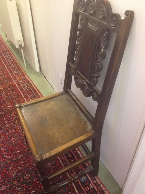 18TH CENTURY OAK HALL CHAIR View II